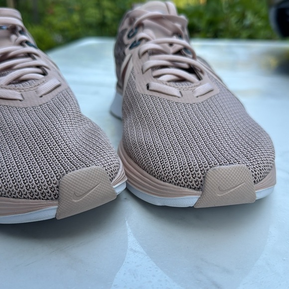 NIKE zoom strike size 9.5 - Picture 3 of 10